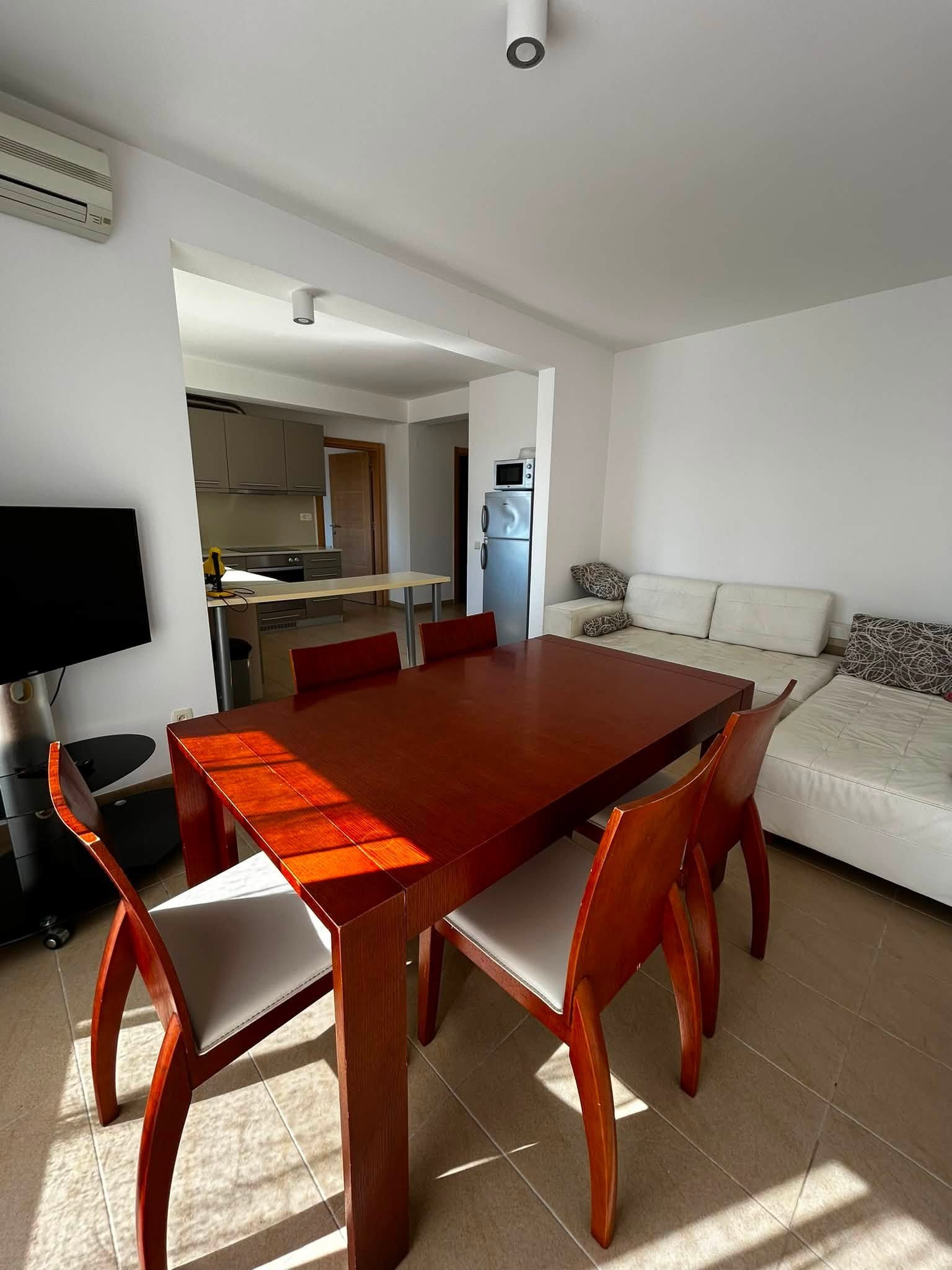 Bečići 78 m² — Dining area