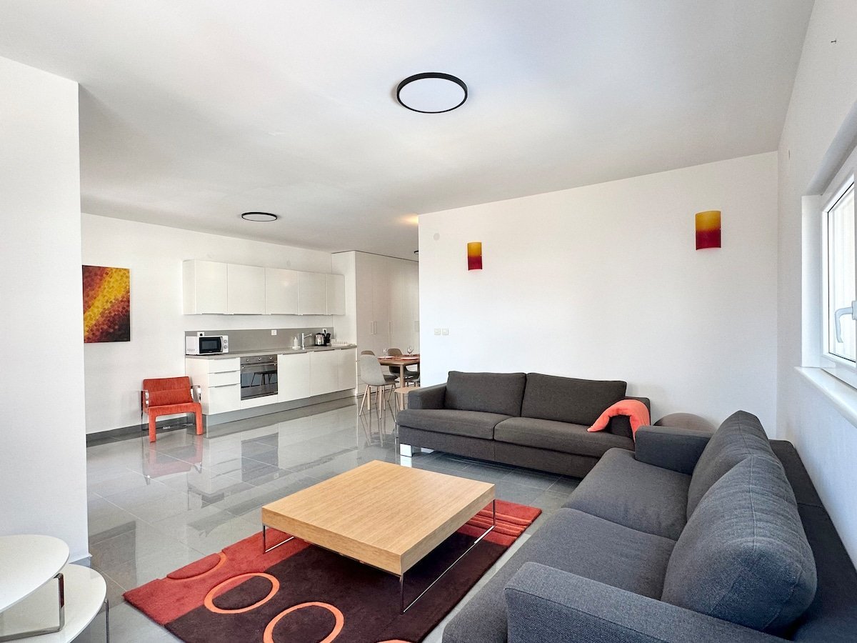 Bečići Irish 2 — Living room