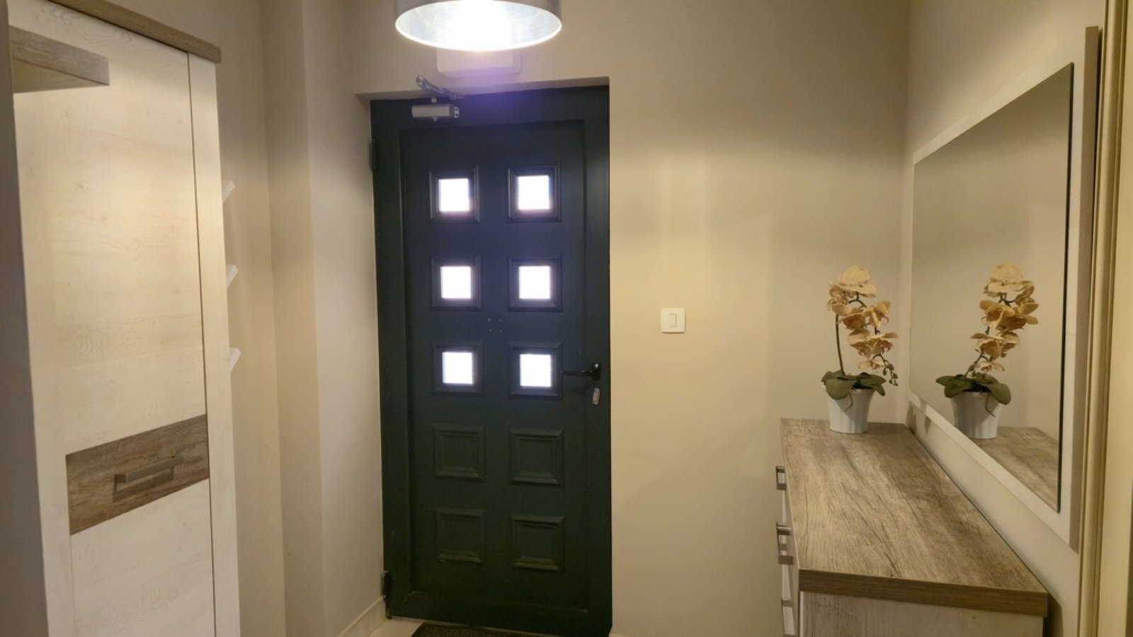 Lastva House front door and entry console