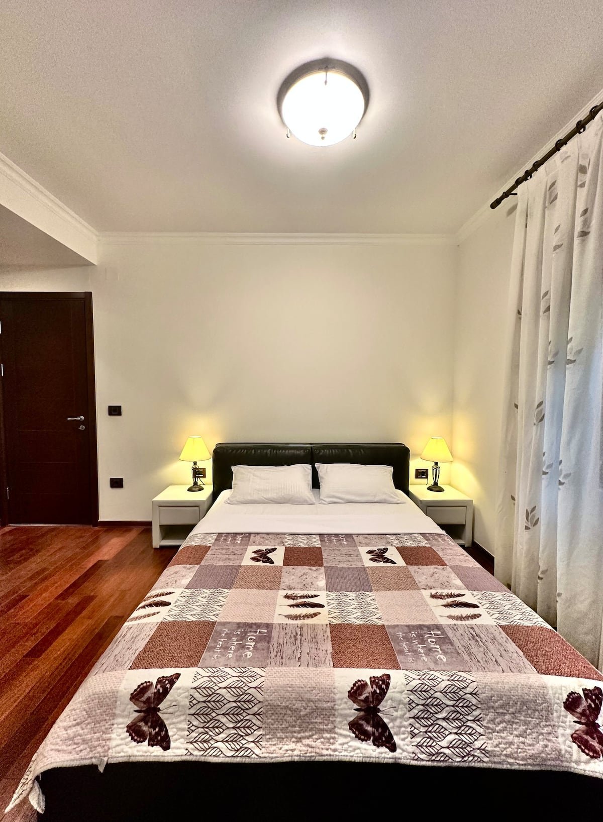 Lost in Paradise apartment