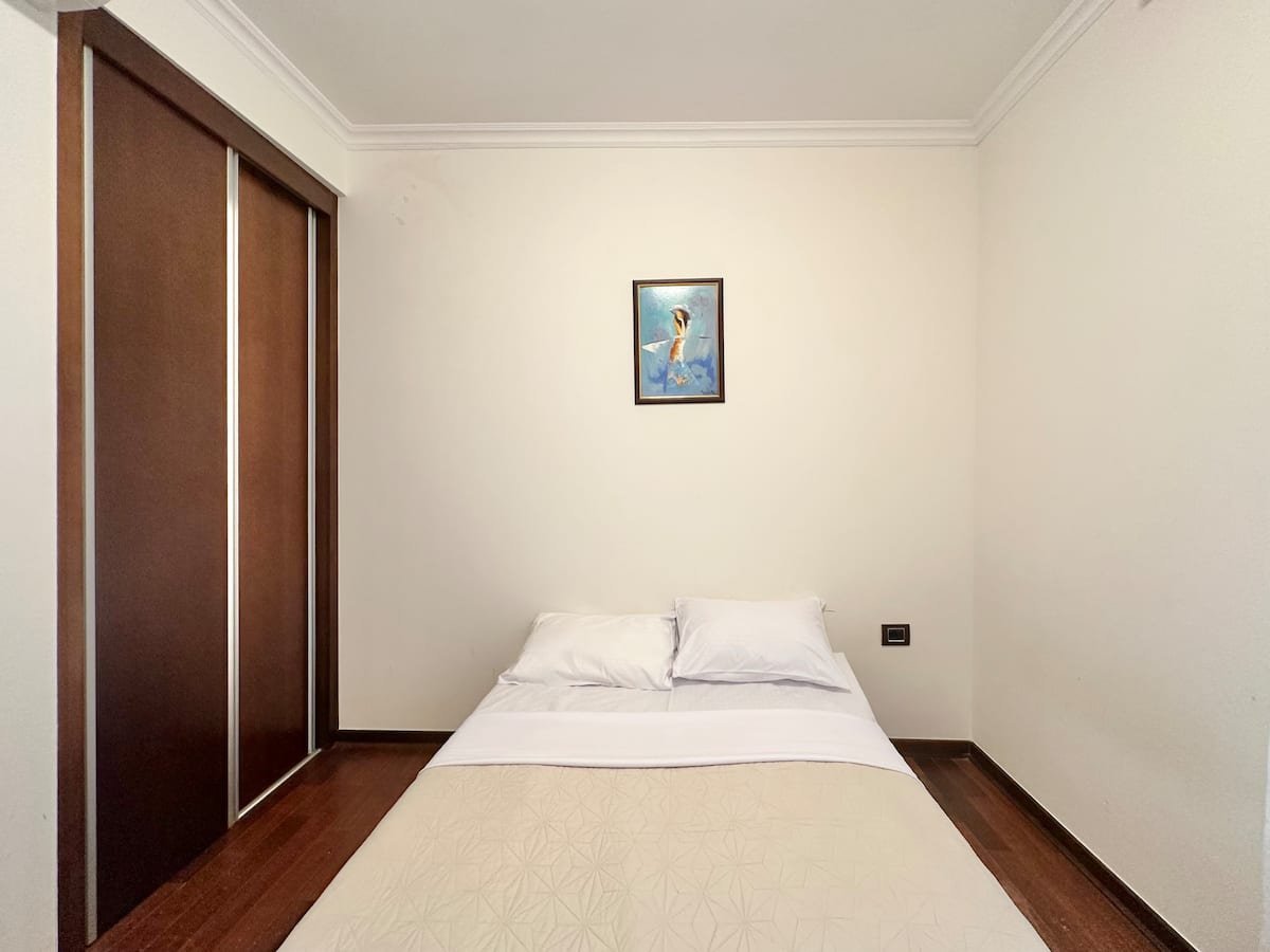 Lost in Paradise apartment