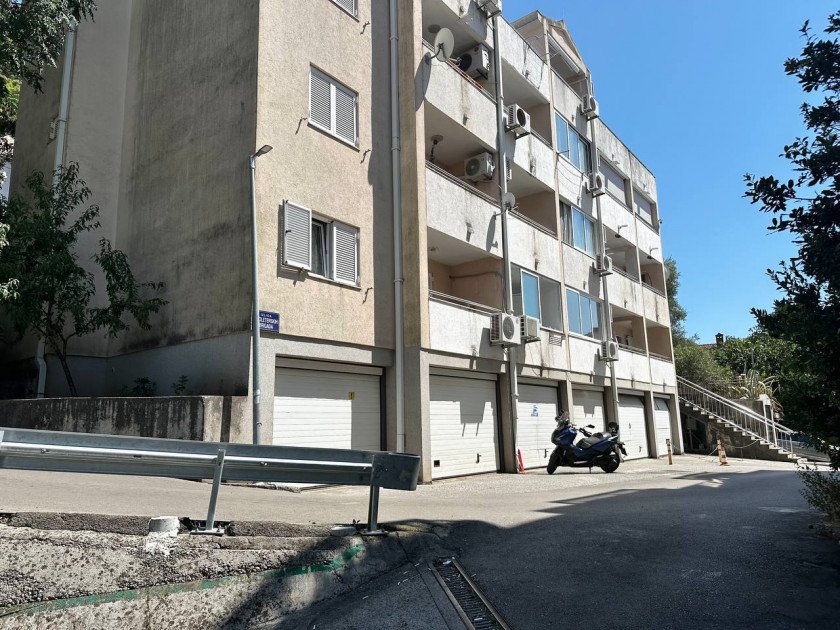 Podkošljun apartment building exterior